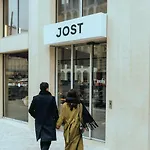 Jost Gare St Jean Vandrarhem *
