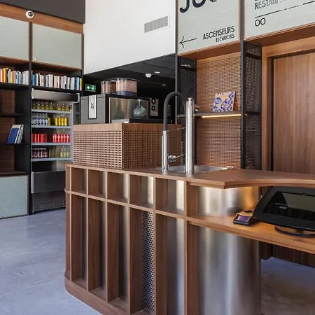 Jost Gare St Jean Hostel