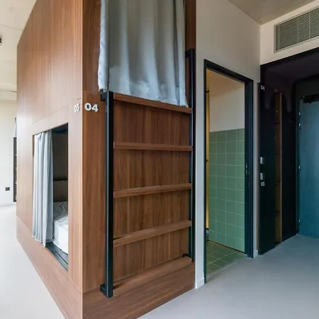 Jost Gare St Jean Hostel