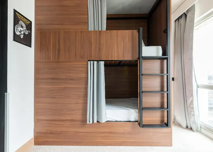 Auberge de jeunesse Jost Gare St Jean *