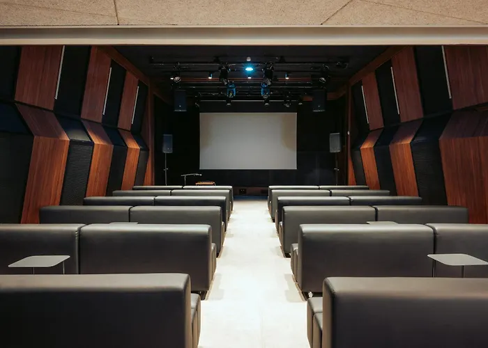 Jost Gare St Jean Auberge de jeunesse *